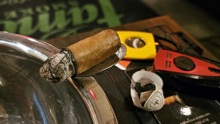 cigar advisor my weekend cigar review montecristo white series - nub